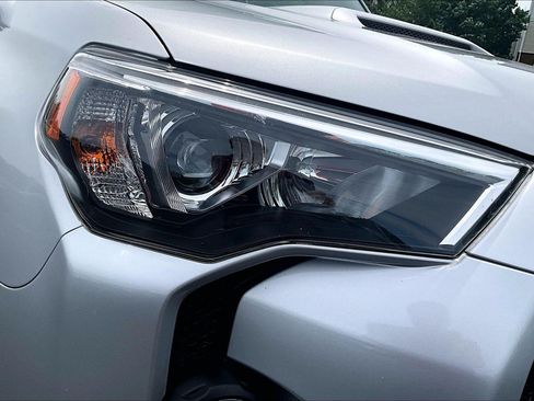Used 2023 Toyota 4Runner TRD Off-Road Premium AWD/4WD image 26
