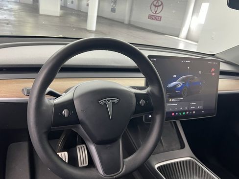 Used 2022 Tesla Model Y Performance image 8