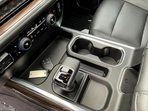 Used 2022 Chevrolet Silverado 1500 LT Trail Boss w/ LT Trail Boss Premium Package image 16