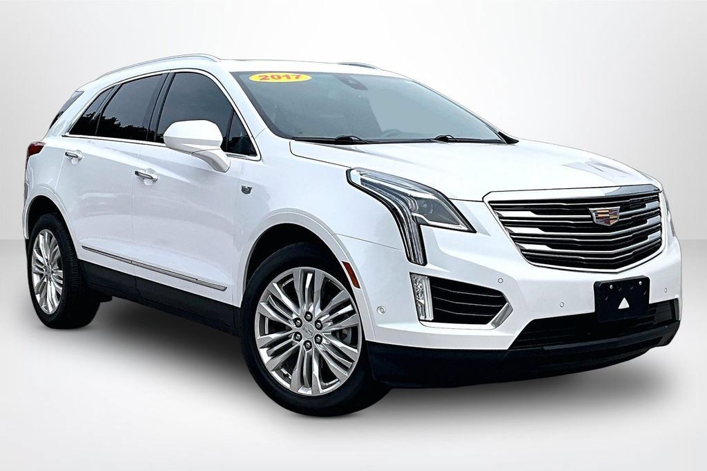 Used 2017 Cadillac XT5 Premium Luxury w/ Driver Assist Package AWD/4WD image 3