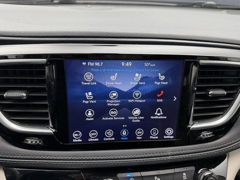 Used 2020 Chrysler Pacifica Limited w/ 8-pass Seating Package image 30