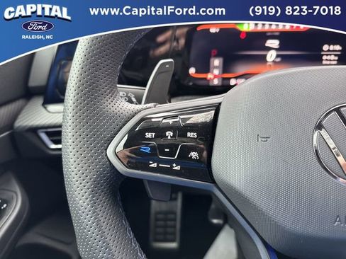Used 2024 Volkswagen Golf R image 22