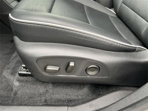 Certified 2025 Buick Enclave Sport Touring image 14