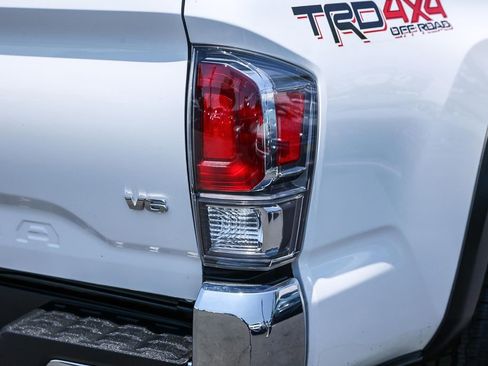 Used 2023 Toyota Tacoma TRD Sport image 14