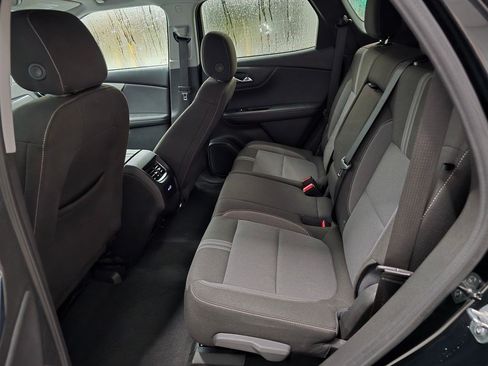 Used 2025 Chevrolet Blazer LT FWD image 28