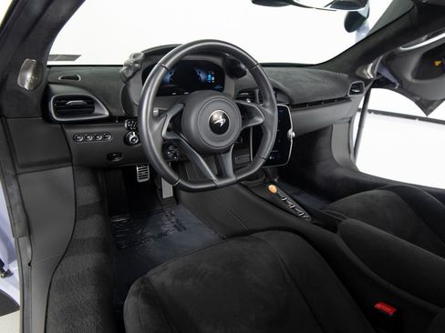 Used 2025 McLaren Artura Spider image 14