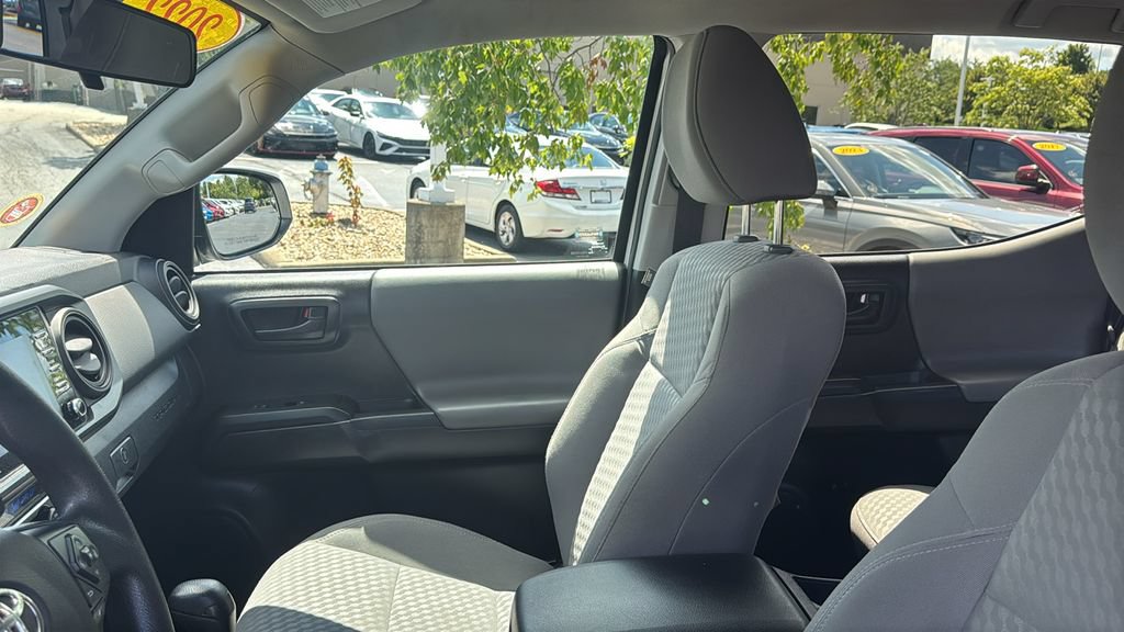 Used 2022 Toyota Tacoma SR AWD/4WD image 22