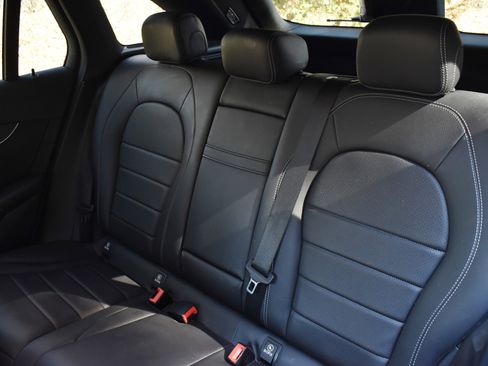 Used 2021 Mercedes-Benz GLC 300 4MATIC image 25