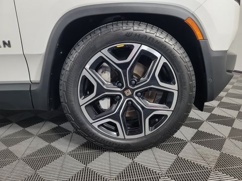 Used 2025 Rivian R1S Adventure AWD/4WD image 11