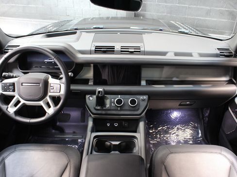 Used 2024 Land Rover Defender 110 X-Dynamic SE image 30