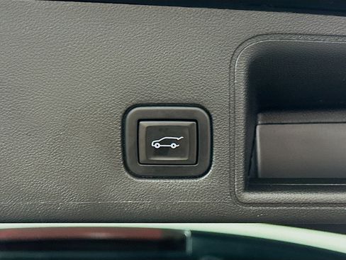 Used 2021 GMC Terrain SLE w/ Driver Convenience Package image 29