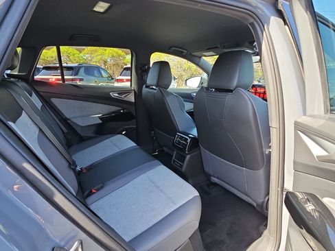 Certified 2024 Volkswagen ID.4 2WD image 11