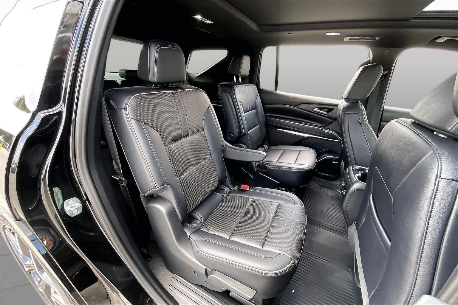 Used 2026 Chevrolet Traverse High Country FWD image 21