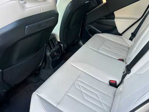 Used 2025 BMW X3 xDrive30i w/ Premium Package image 15