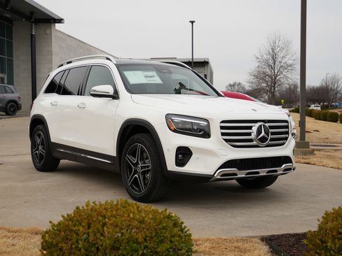 New 2026 Mercedes-Benz GLB 250 4MATIC image 9