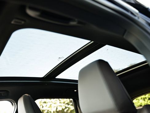 Used 2025 BMW X1 xDrive28i w/ Technology Package image 15