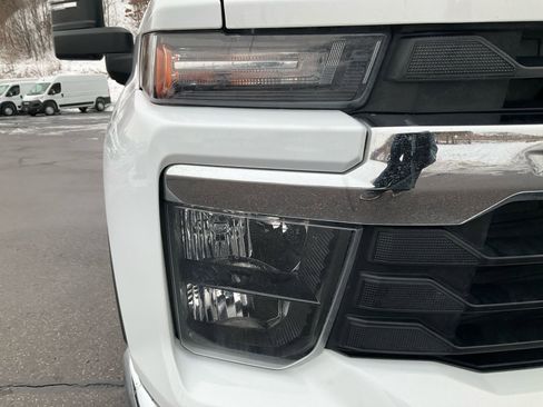 Used 2025 Chevrolet Silverado 2500 LT w/ Convenience Package image 30