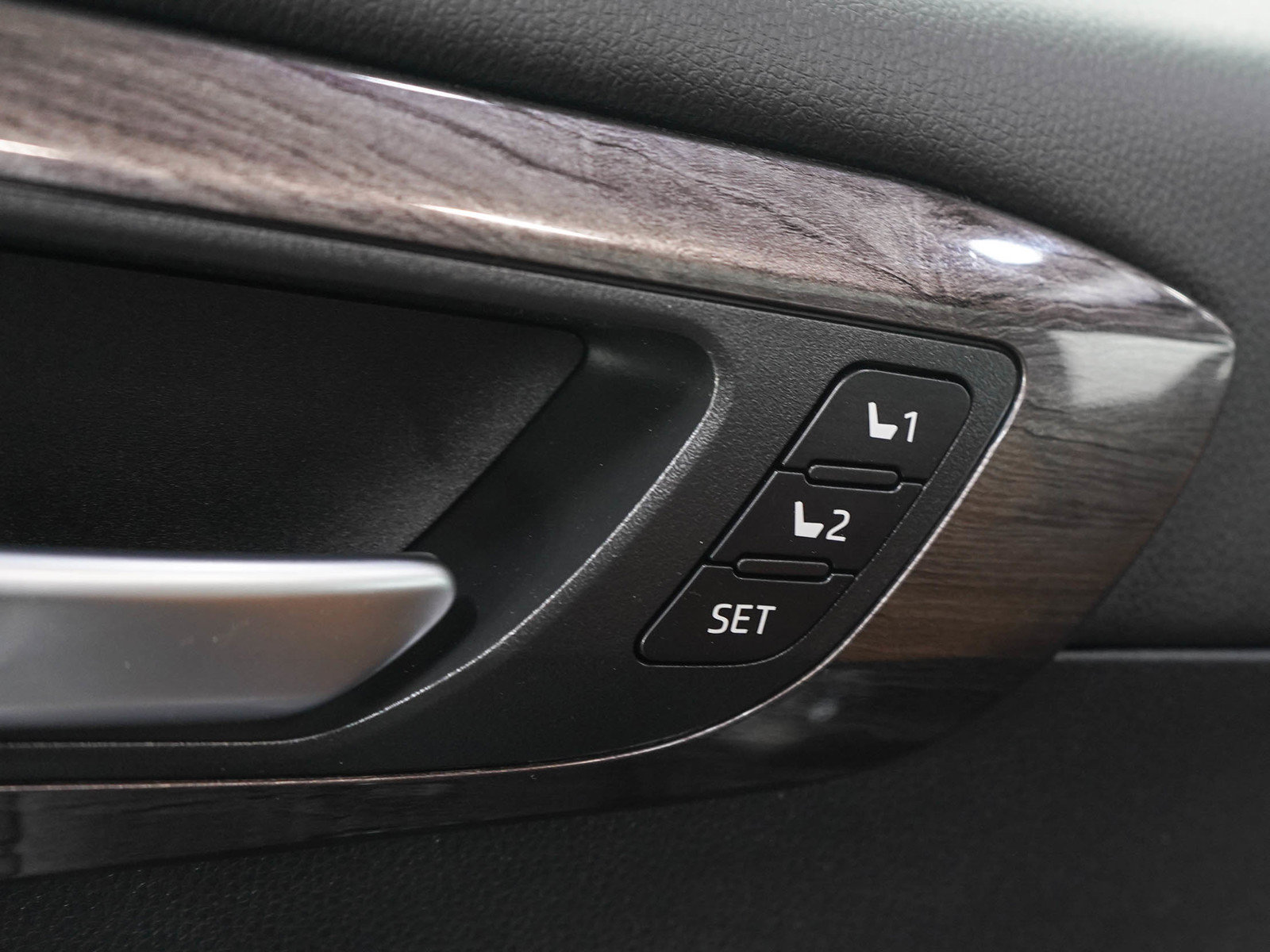 Used 2026 Toyota Highlander Platinum AWD/4WD image 24