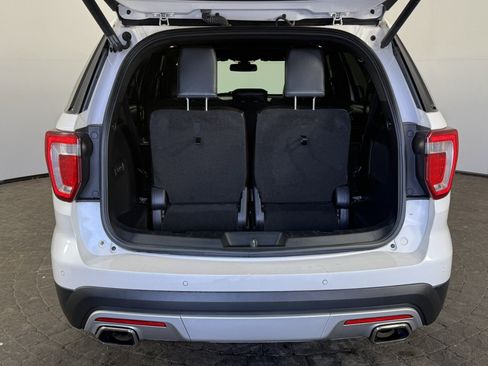 Used 2017 Ford Explorer Platinum AWD/4WD image 7