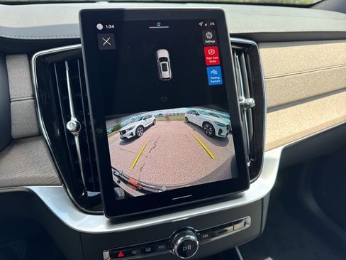 New 2026 Volvo XC90 B6 Core image 16