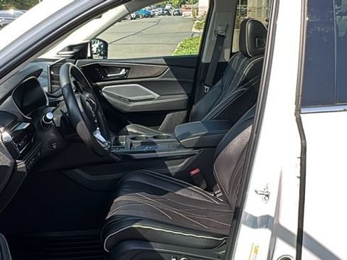 Used 2025 Acura MDX SH-AWD w/ Advance Package image 9