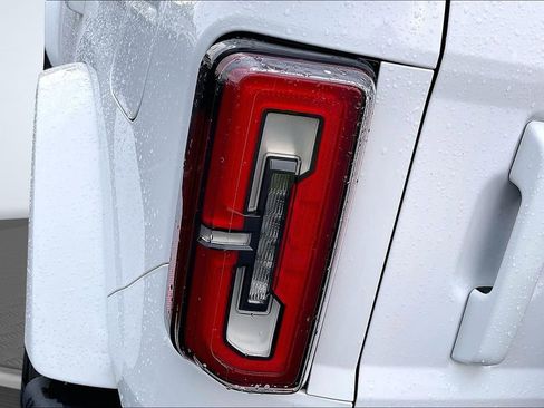 Used 2023 Ford Bronco Outer Banks AWD/4WD image 24