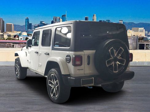 Used 2024 Jeep Wrangler Unlimited AWD/4WD image 5