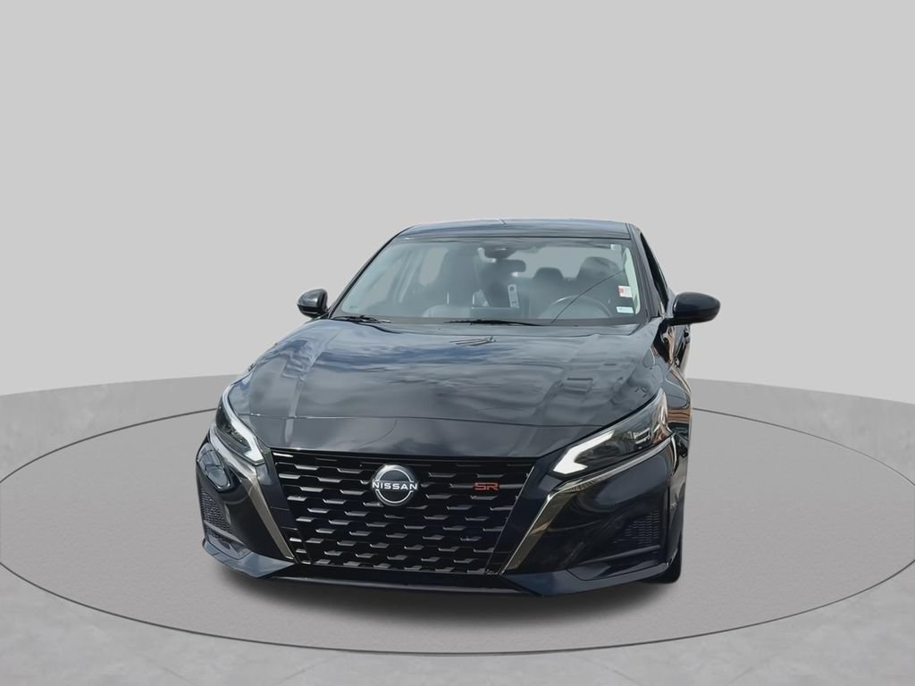 Used 2024 Nissan Altima 2.5 SR FWD image 3