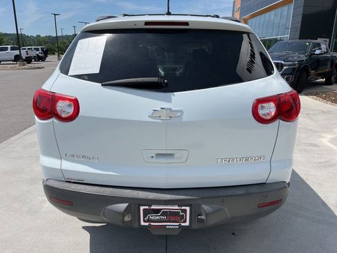 Used 2009 Chevrolet Traverse LT FWD image 16