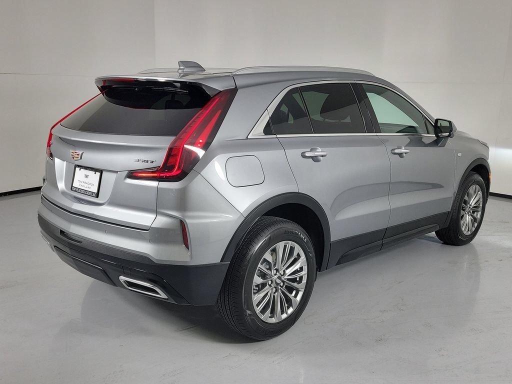 Certified 2025 Cadillac XT4 Premium Luxury FWD image 3
