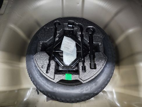 Used 2024 Hyundai Elantra SE image 28