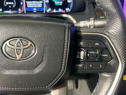 Used 2024 Toyota Tacoma Limited AWD/4WD image 19