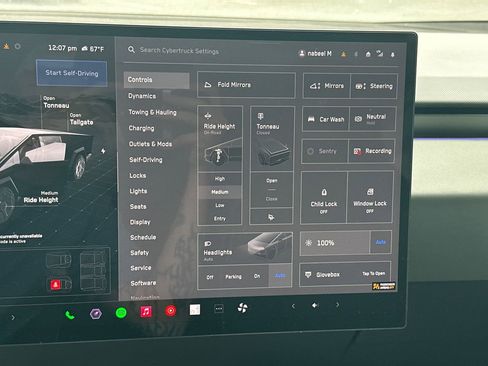 Used 2024 Tesla Cybertruck AWD Crew Cab image 28