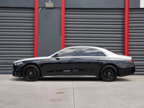 Used 2024 Mercedes-Benz S 580 4MATIC Sedan w/ AMG Line image 9