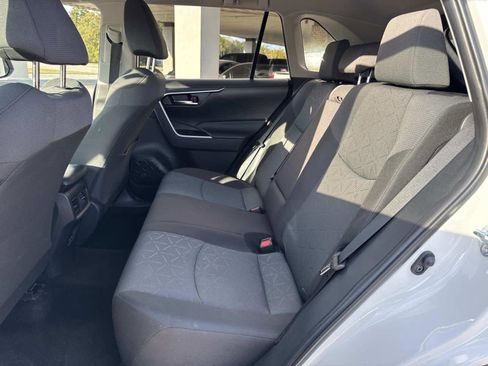 Used 2025 Toyota RAV4 XLE image 27