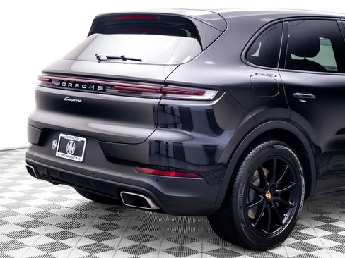 Certified 2024 Porsche Cayenne AWD/4WD image 32