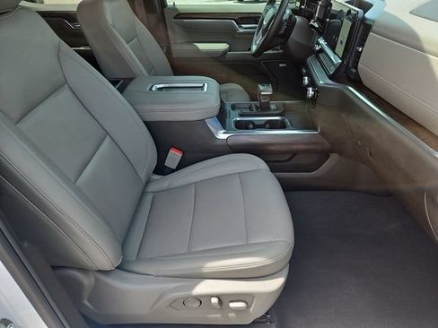 Used 2022 GMC Sierra 1500 SLT AWD/4WD image 13