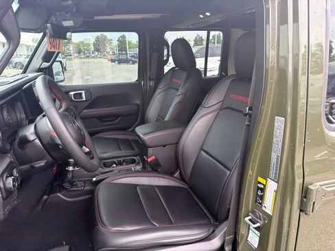 Used 2024 Jeep Wrangler Unlimited Rubicon AWD/4WD image 15