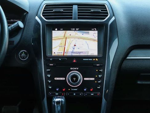 Used 2019 Ford Explorer Sport w/ Equipment Group 401A AWD/4WD image 13