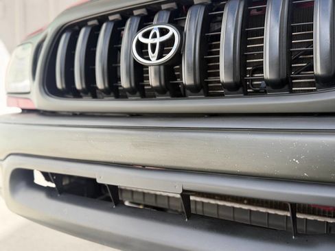 Used 2002 Toyota Tacoma 2WD Regular Cab image 22