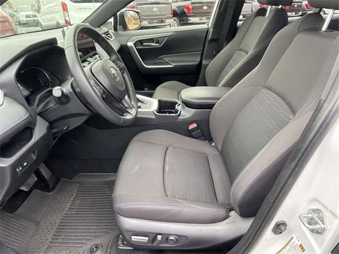 Used 2024 Toyota RAV4 SE image 14