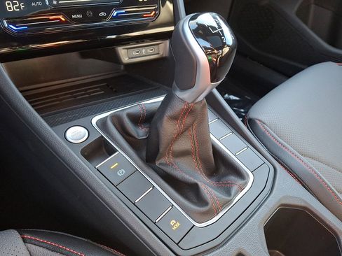 New 2026 Volkswagen Jetta GLI Autobahn FWD image 11