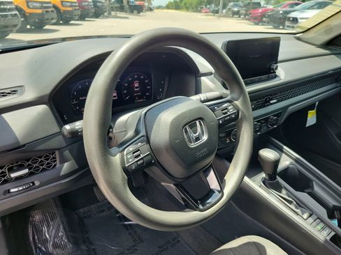 Used 2023 Honda Accord EX image 17