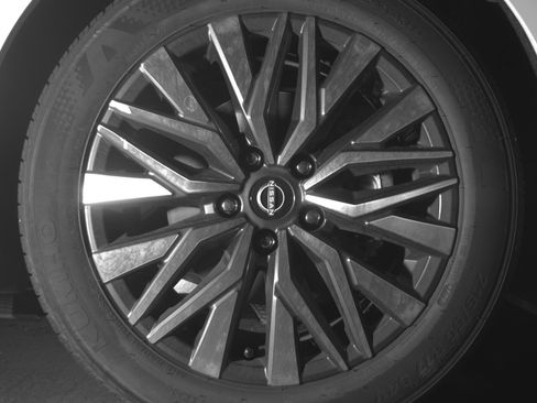 Used 2025 Nissan Altima 2.5 SV FWD image 13