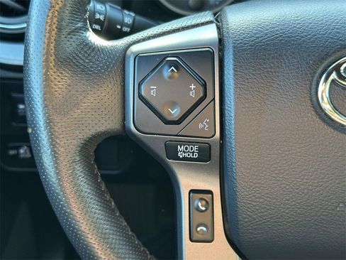 Used 2020 Toyota Tacoma TRD Sport image 9