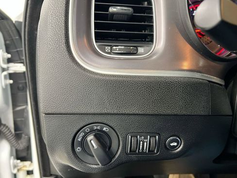 Used 2022 Dodge Charger SXT image 18