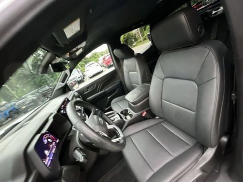 Used 2025 Chevrolet Colorado Trail Boss AWD/4WD image 15