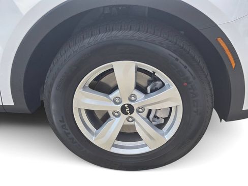 Certified 2026 Kia Sorento LX FWD image 6