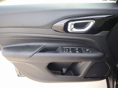 New 2026 Jeep Compass Latitude image 15