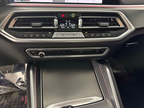 Used 2022 BMW X6 xDrive40i w/ Executive Package image 27